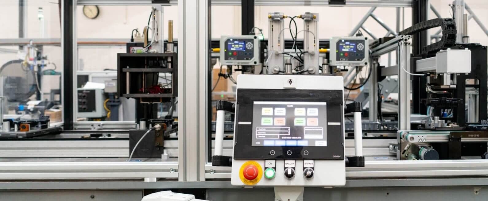 Automated assembly machine performing a quality check