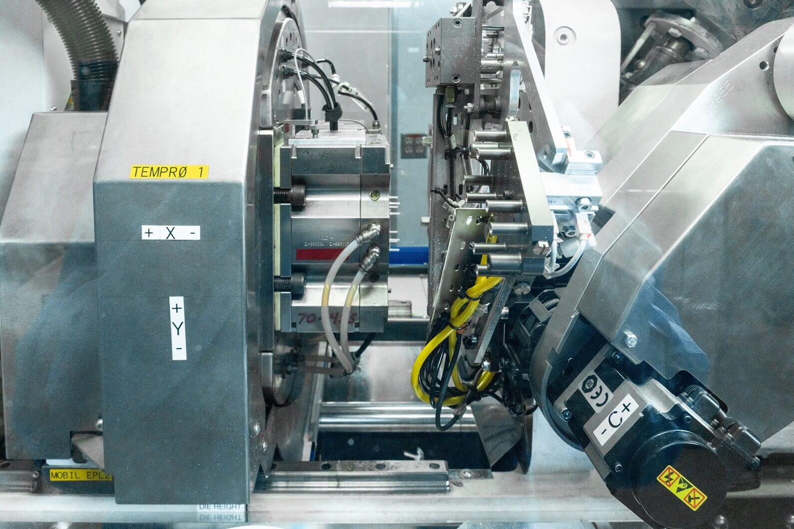 Complex medical injection molding machine